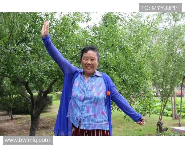 与巴西足球传奇邓加同框合影的难忘瞬间与精彩回忆